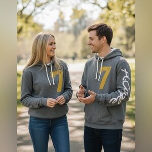 American Eagle unisex Y2K sweatshirt. Woman’s XL ex condition.